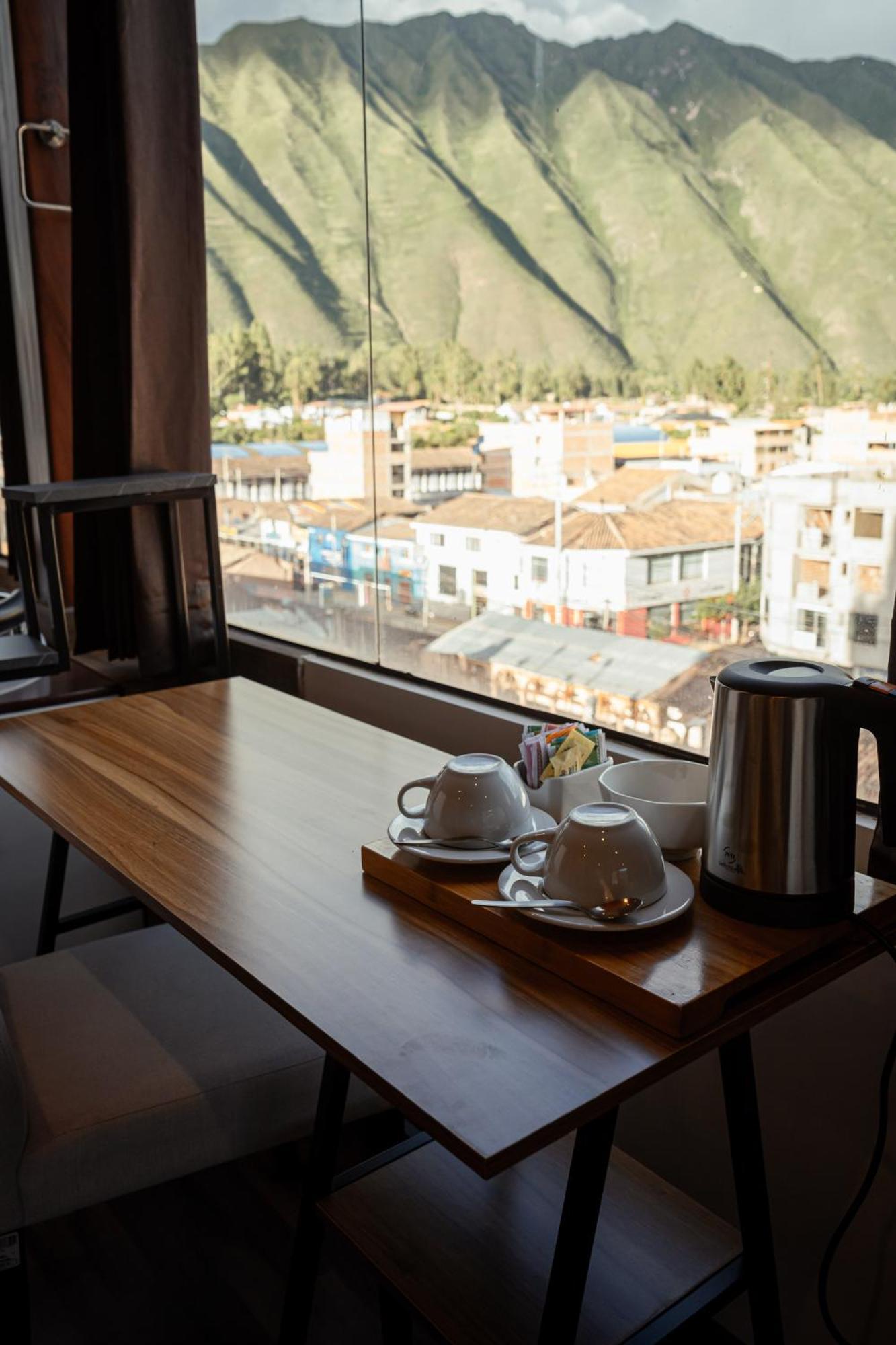 Hotel California Urubamba Exterior photo