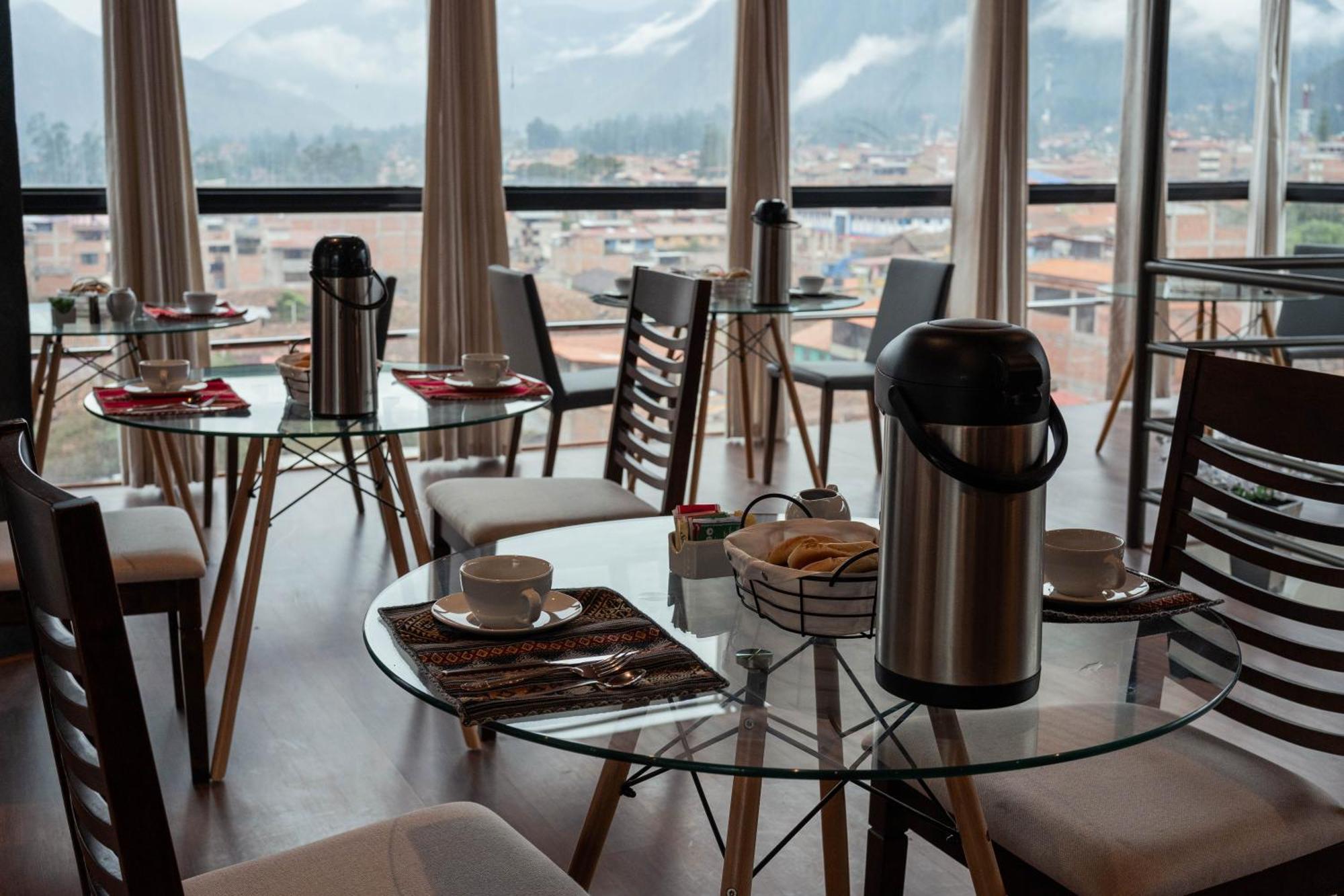 Hotel California Urubamba Exterior photo
